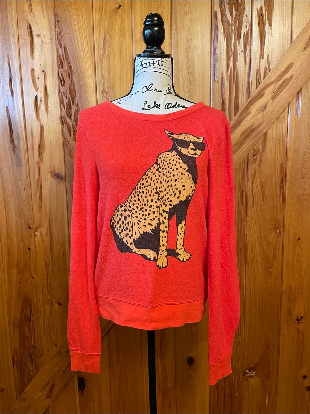 Wildfox cozy 2000’s Red Graphic Cheetah Sweatshirt oversize fit